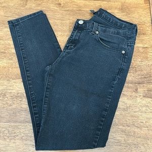 Black Forever 21 skinny jeans